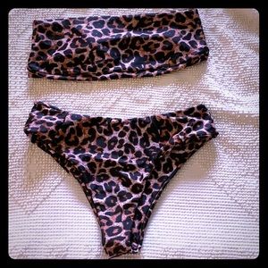 High cut bandeau Animal print bikini
